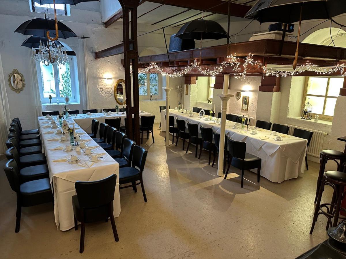 Hotel Restaurant Gruener Baum Und Altes Tor Bad Waldsee Buitenkant foto